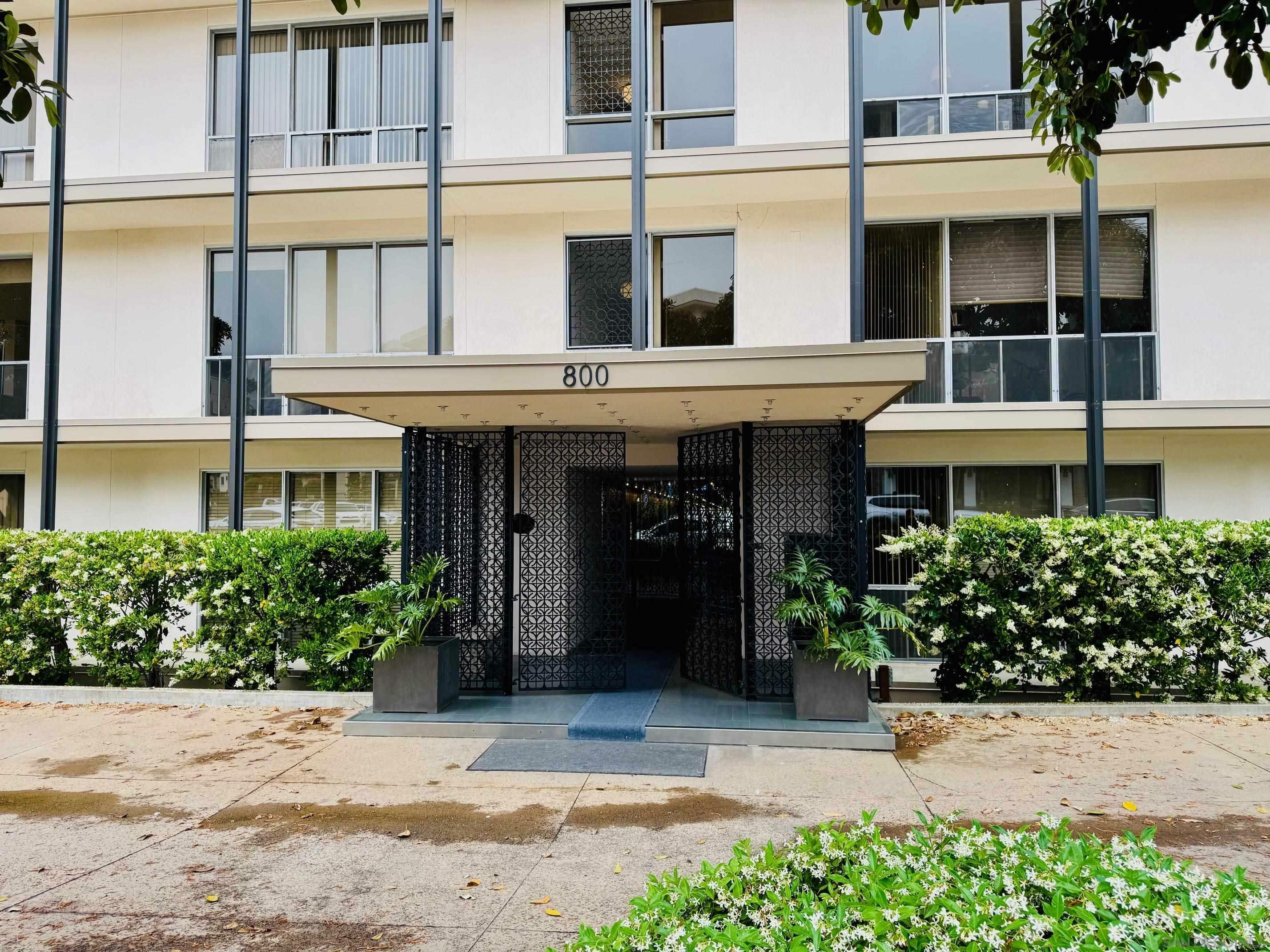 Property Photo: 800 Prospect St 3E CA 92037