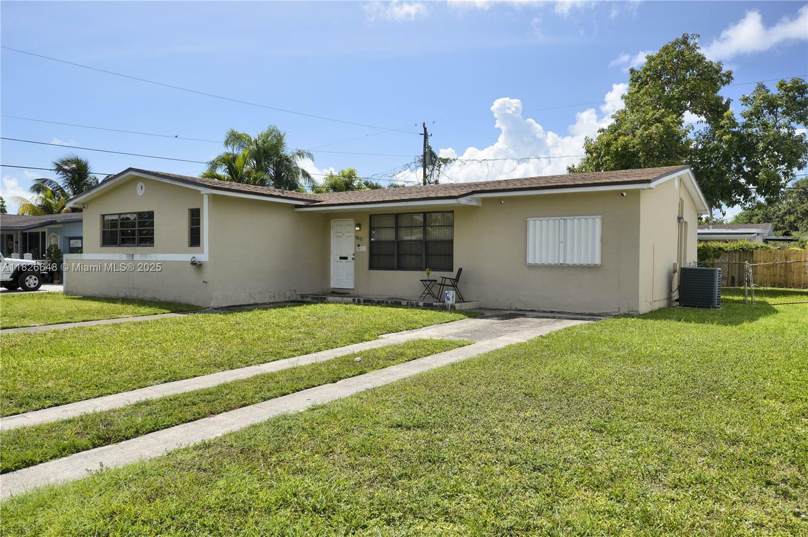 Property Photo: 9870 Bahama Dr FL 33189