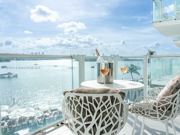 Property Photo: 1100 West Ave 510 FL 33139