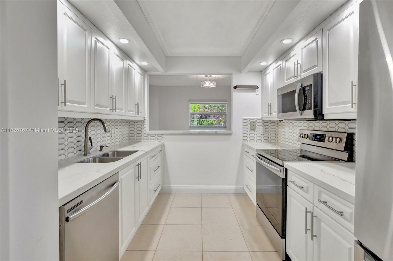13800 SW 5th Ct 101M  Pembroke Pines FL 33027 photo