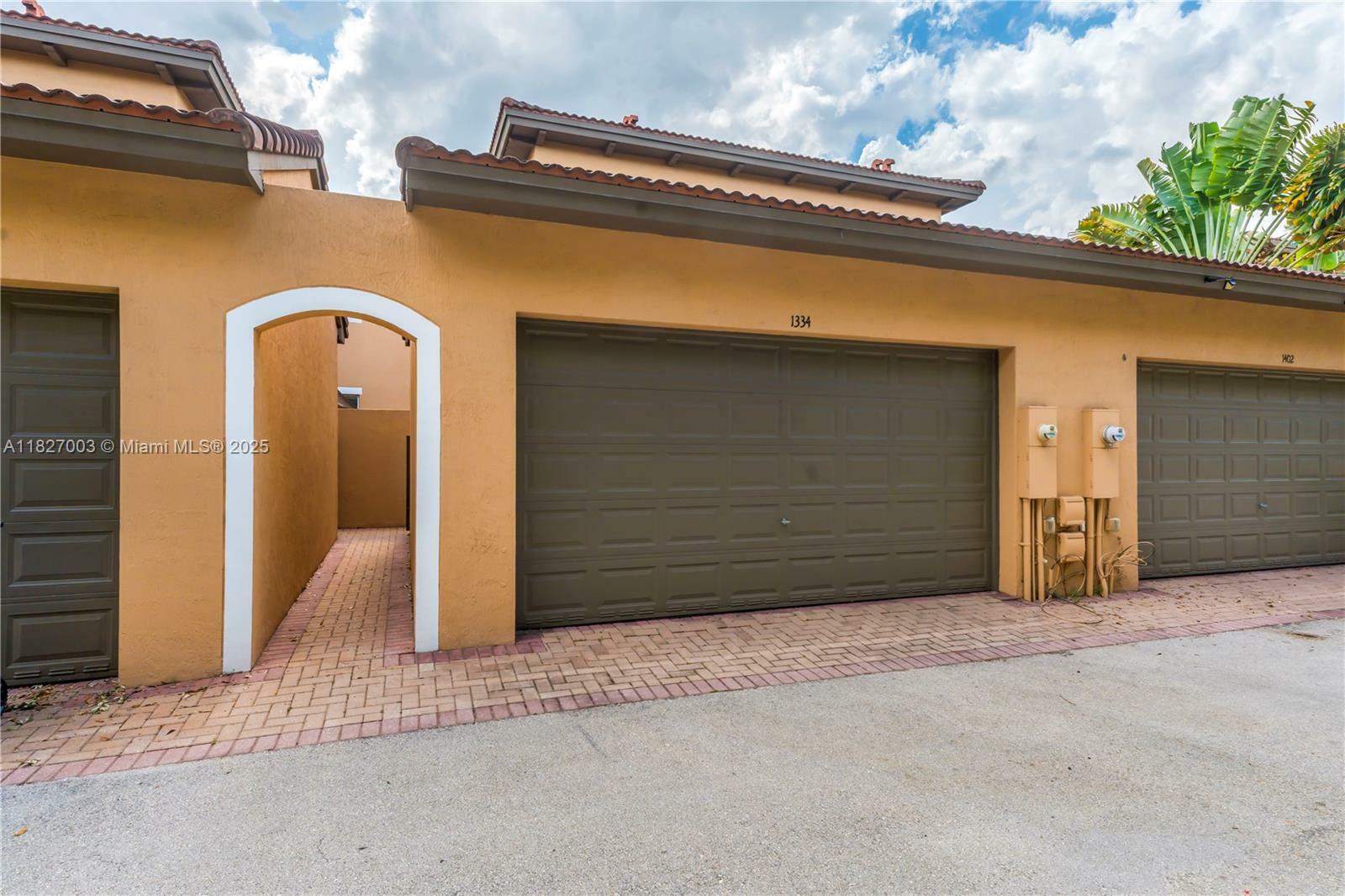 Property Photo: 1334 SW 147th Ter FL 33027