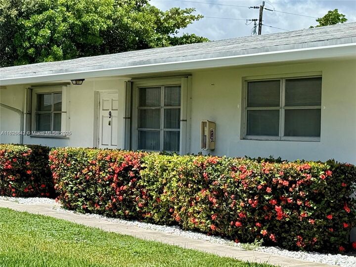 Property Photo: 2222 Jackson 9E FL 33020