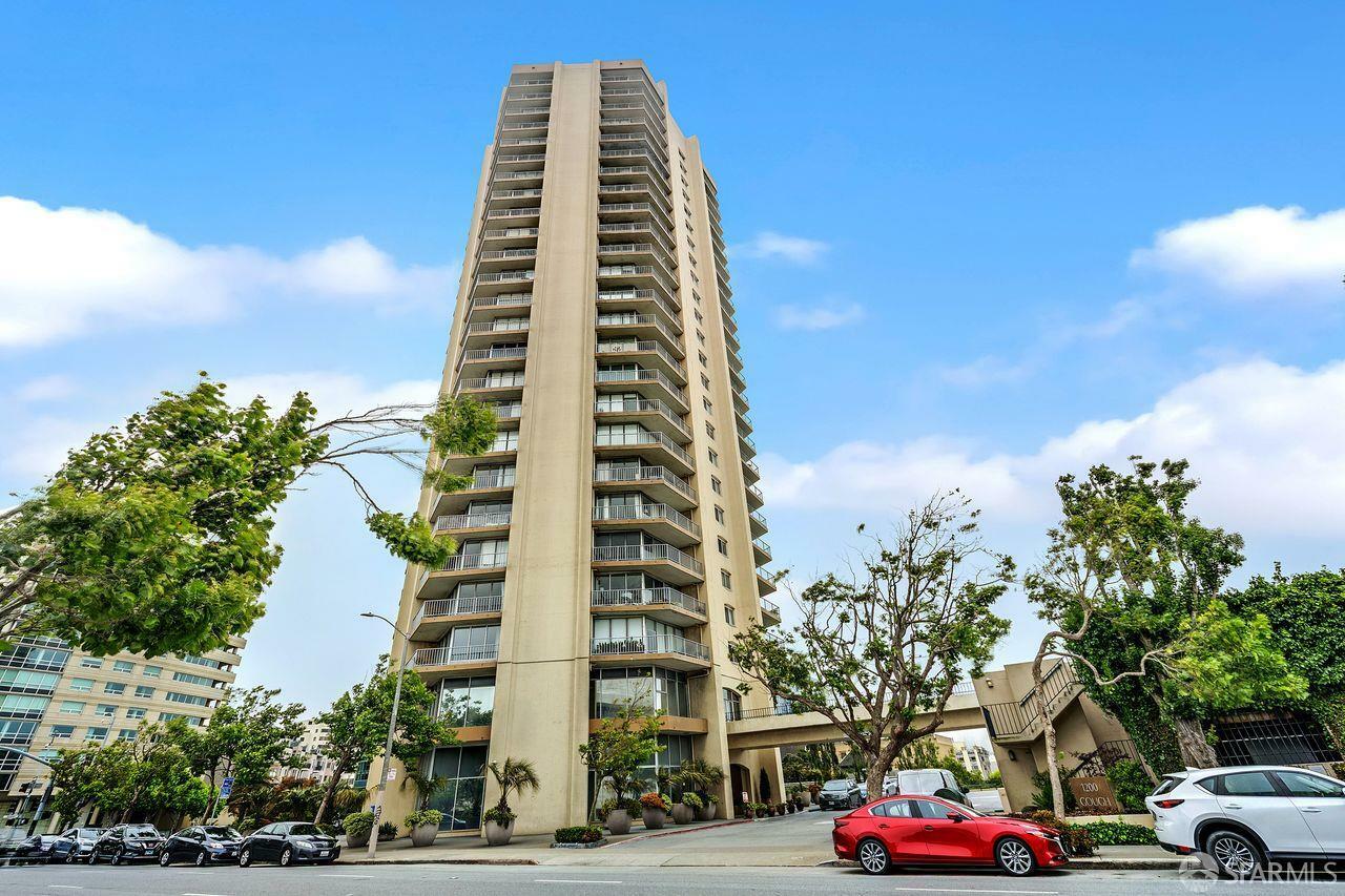 Property Photo: 1200 Gough Street 4B CA 94109