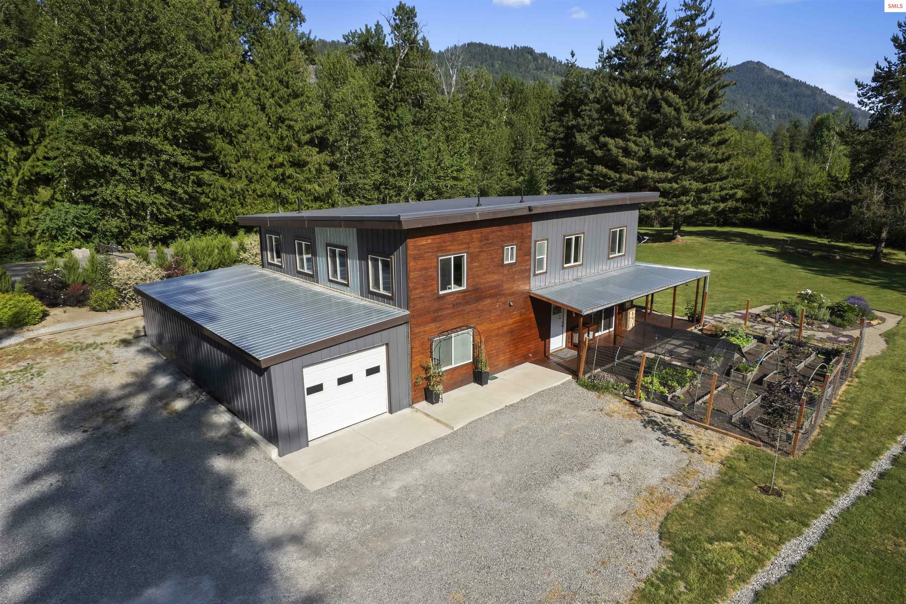 Property Photo: 925 Lower Pack River Rd ID 83864