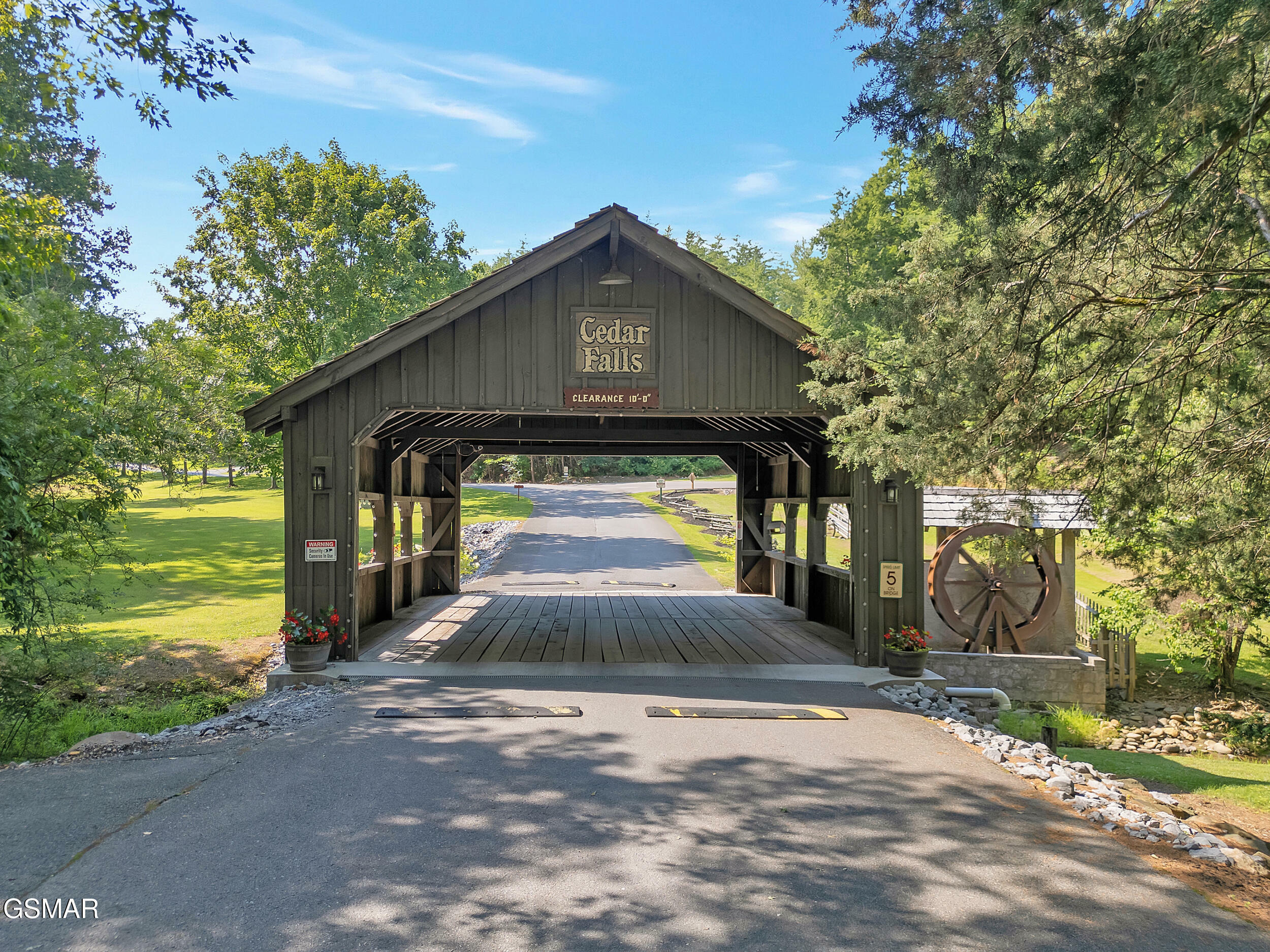 Property Photo: 2754 Owls Cove Way TN 37862
