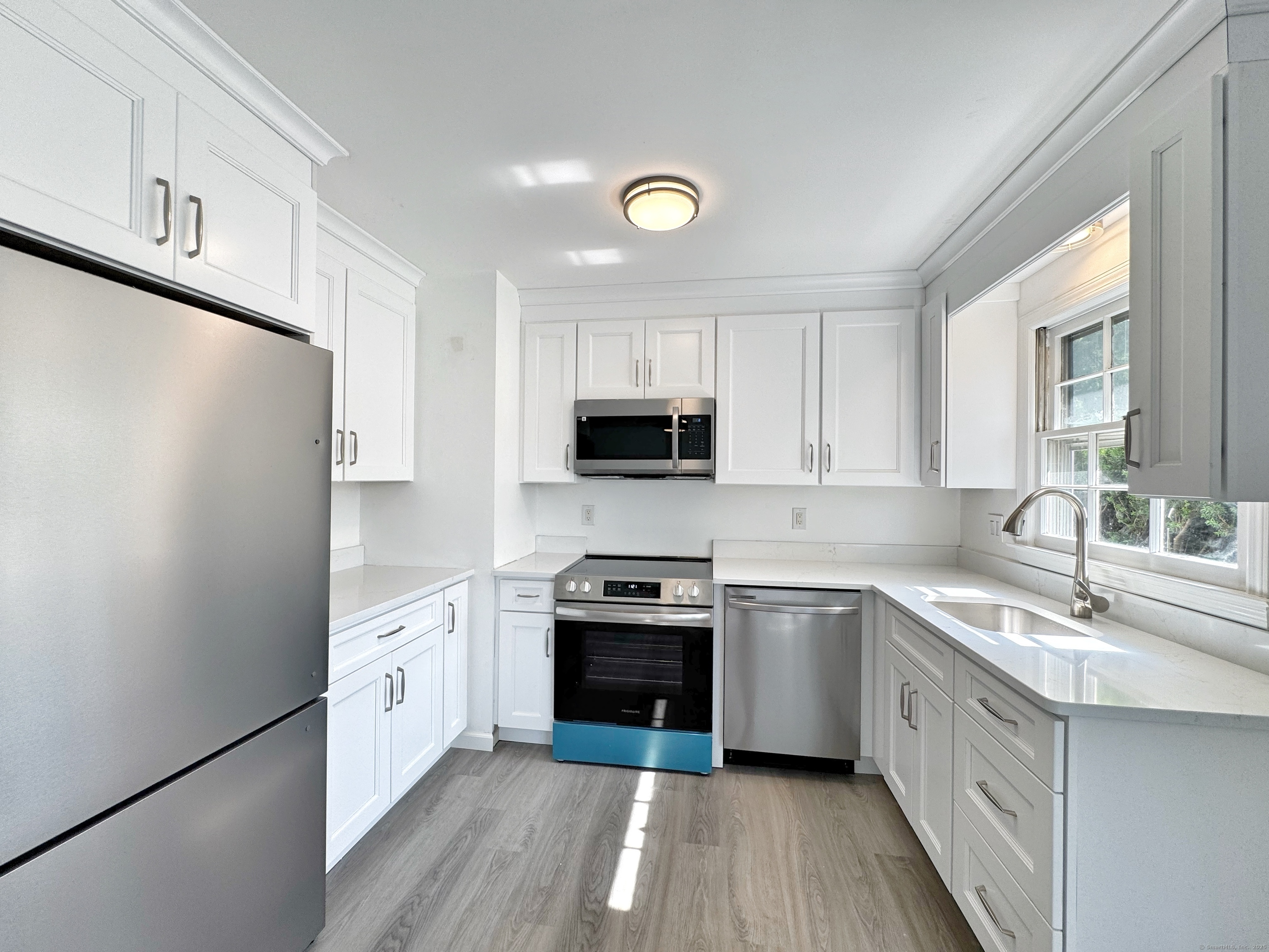 Property Photo:  21 Avenue B A  CT 06854 