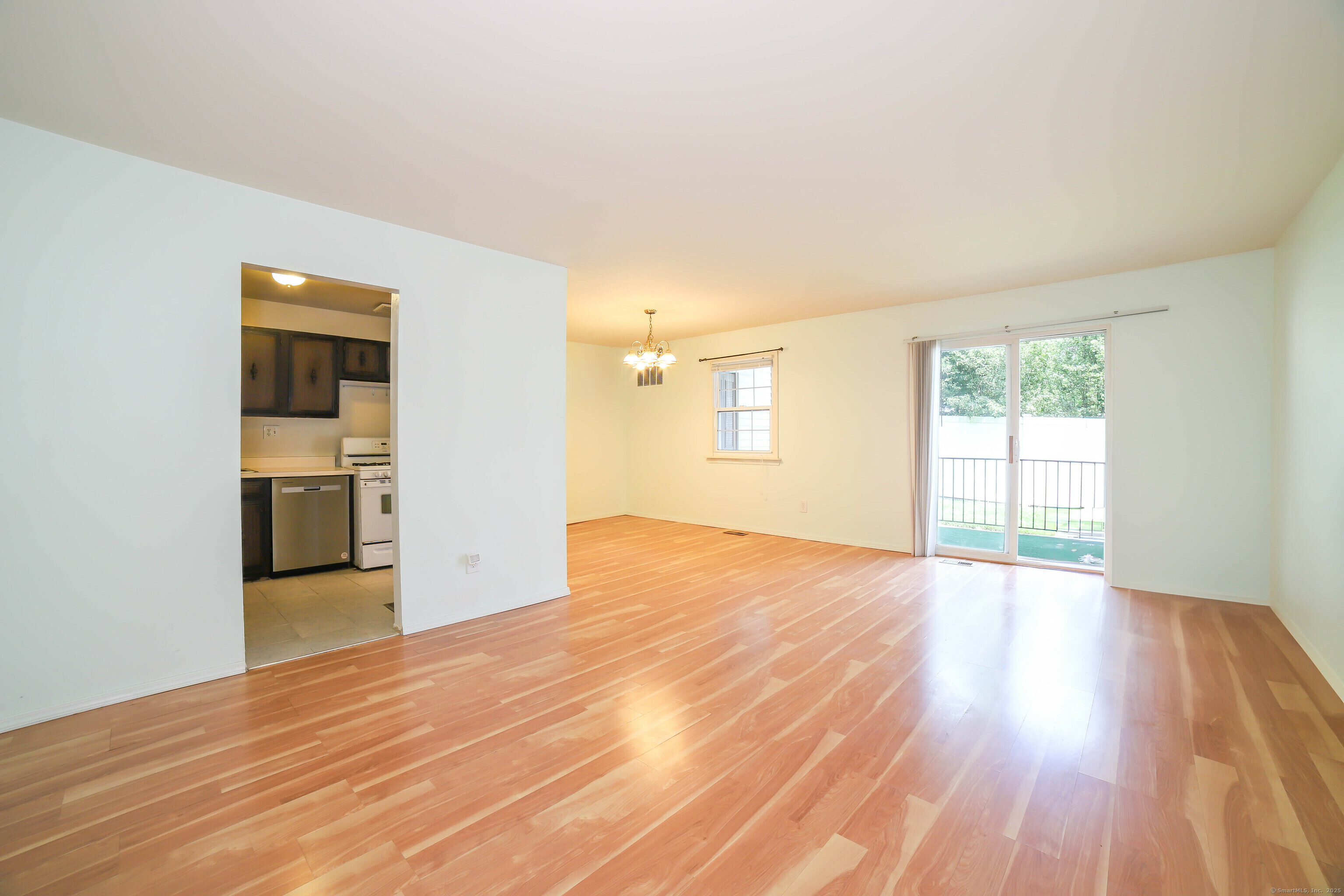 Property Photo:  50 Greenhouse Road 2A  CT 06606 