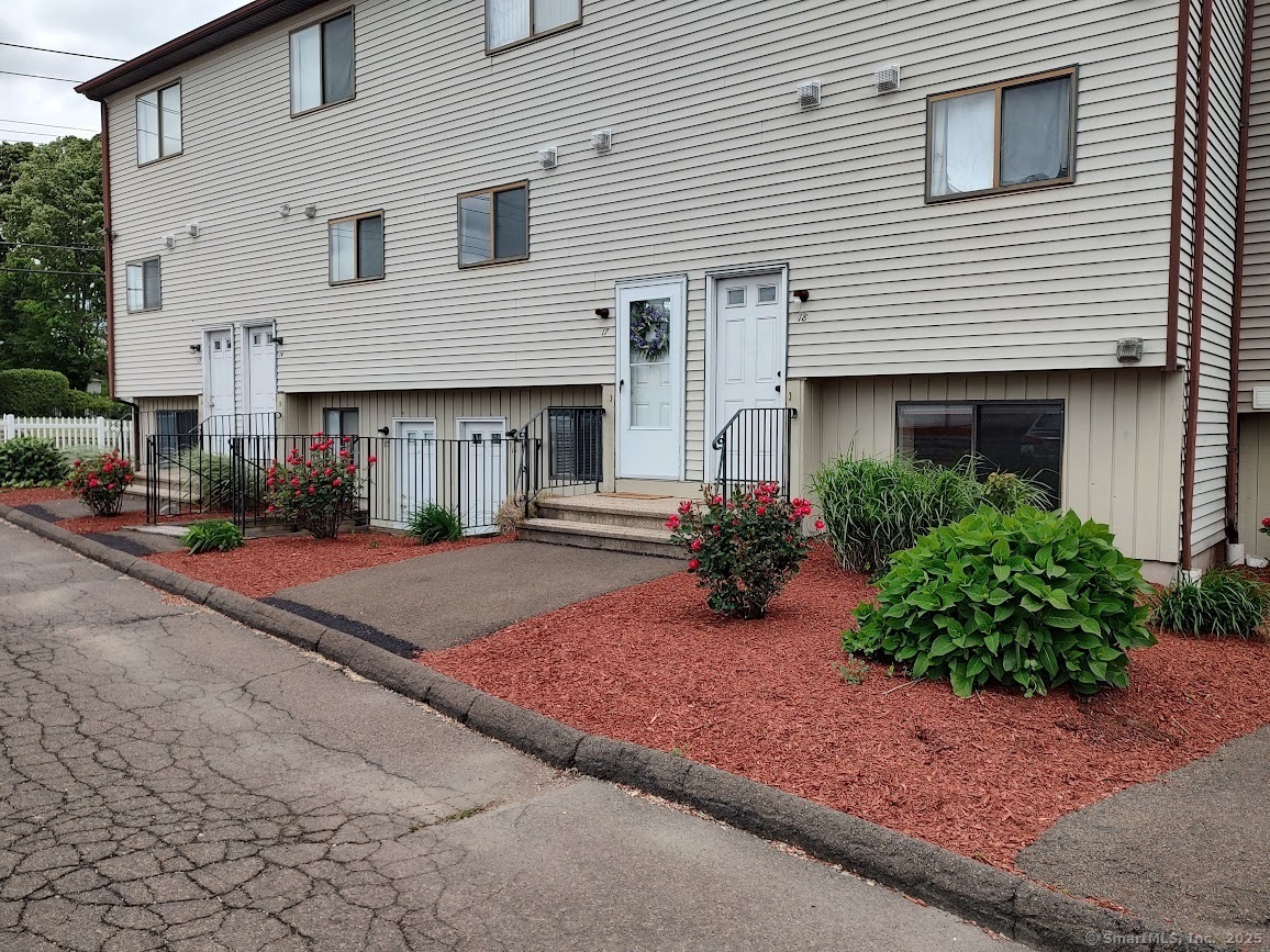 Property Photo:  790 1st Avenue 16  CT 06516 