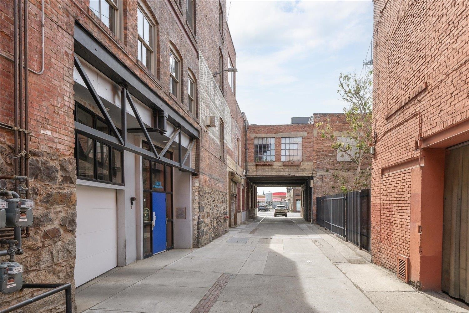 Property Photo: 1221 W Railroad Alley #9 Aly 9 WA 99201
