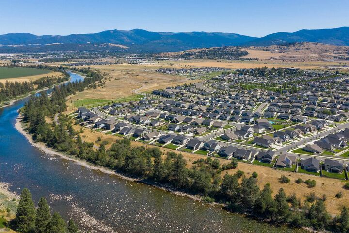 Property Photo:  1748 N Umatilla St  WA 99019 