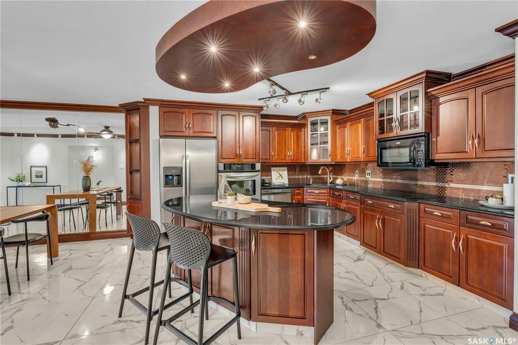 Property Photo: 222 Saskatchewan Crescent E 206 SK S7N 0K6
