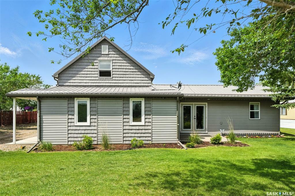 Property Photo: 604 3rd Street W SK S0L 0P0