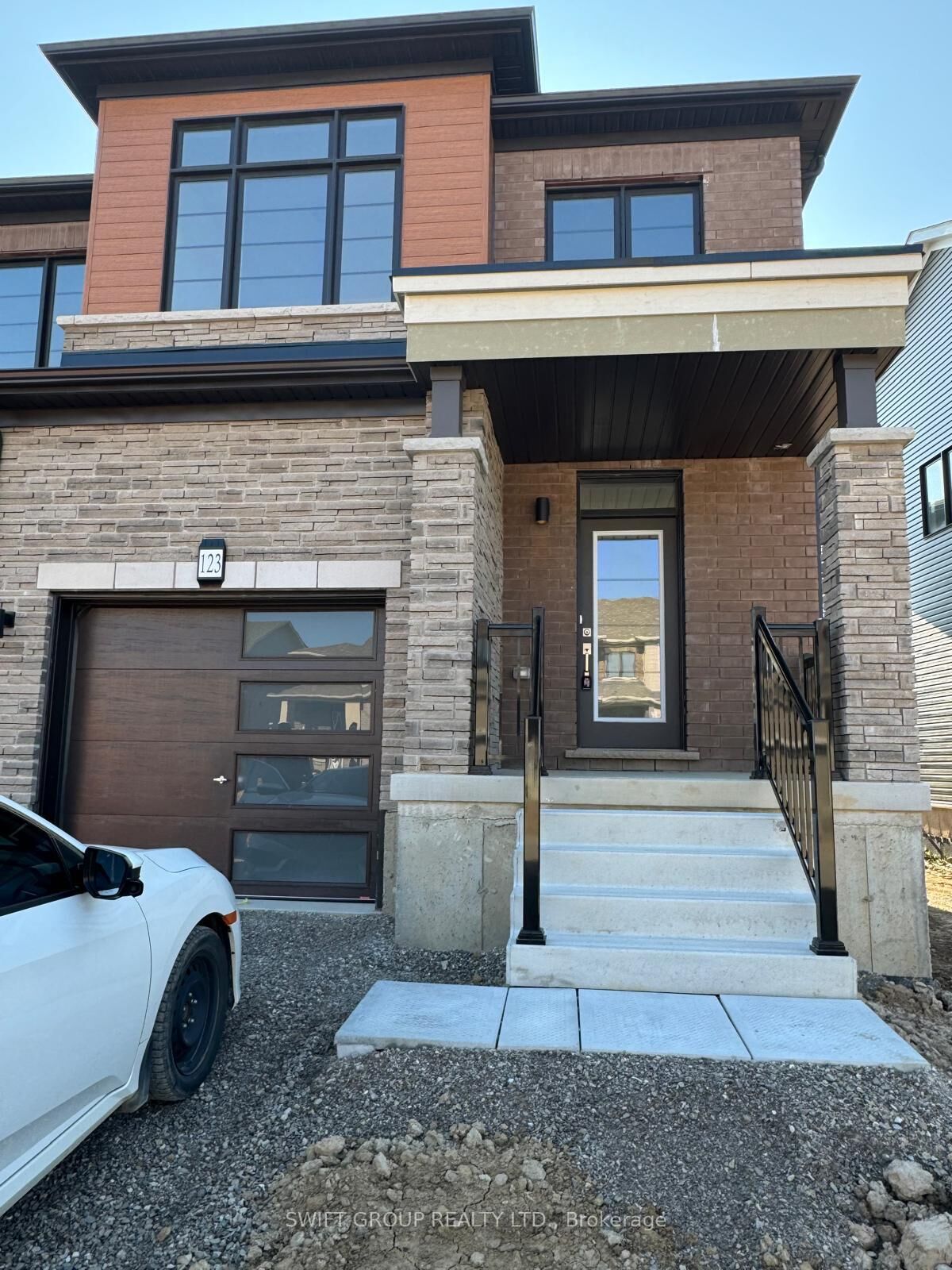 Property Photo: 123 Granville Crescent ON N3W 0J8