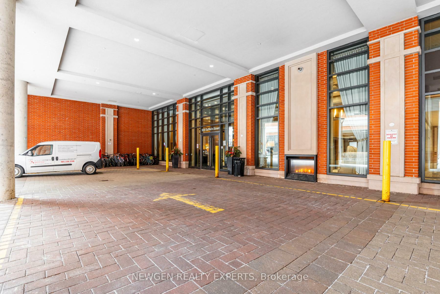 Property Photo: 3091 Dufferin Street 503 ON M6A 0C4