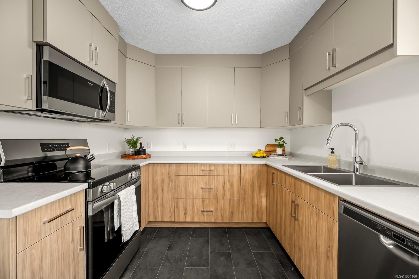 Property Photo: 4703 Cumberland Rd Sl3 BC V0R 1S0