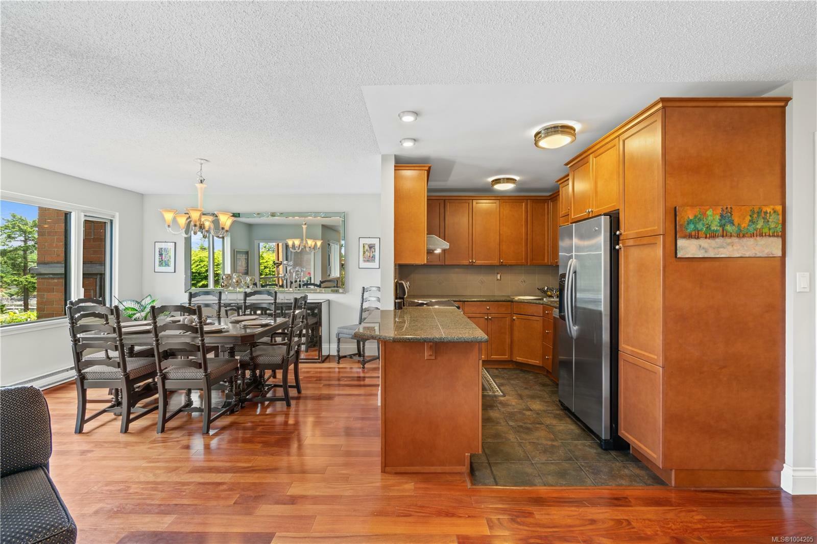 Property Photo:  105 Gorge Rd E 103  BC V9A 6Z3 