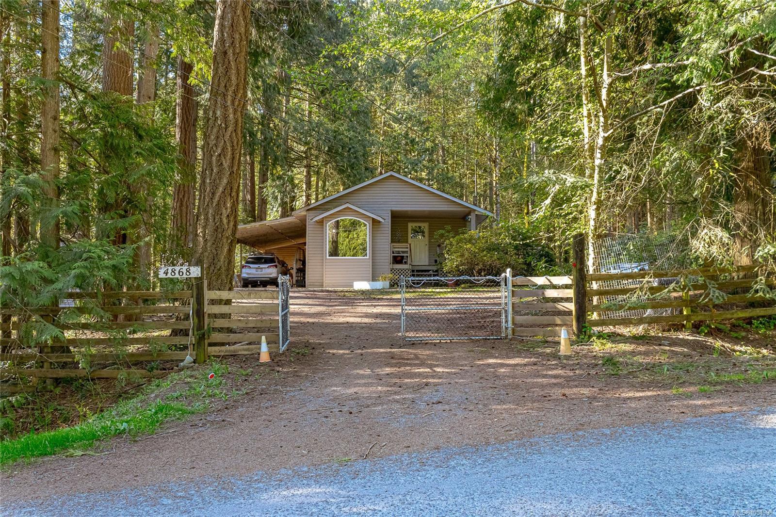 Property Photo: 4868 Prospect Dr BC V9G 1H1