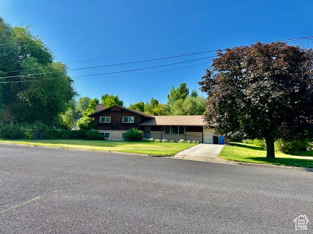 Property Photo: 372 E 800 N UT 84321