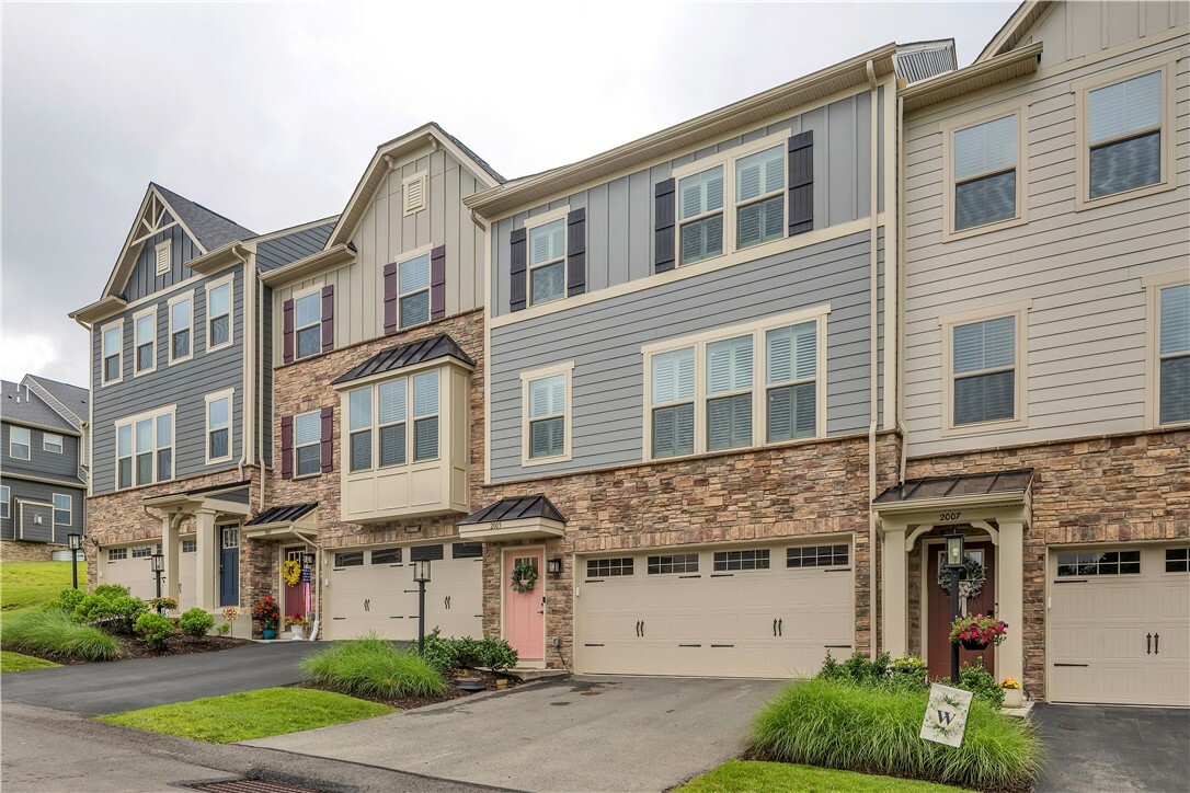 Property Photo: 2005 Lampl Lane PA 15644