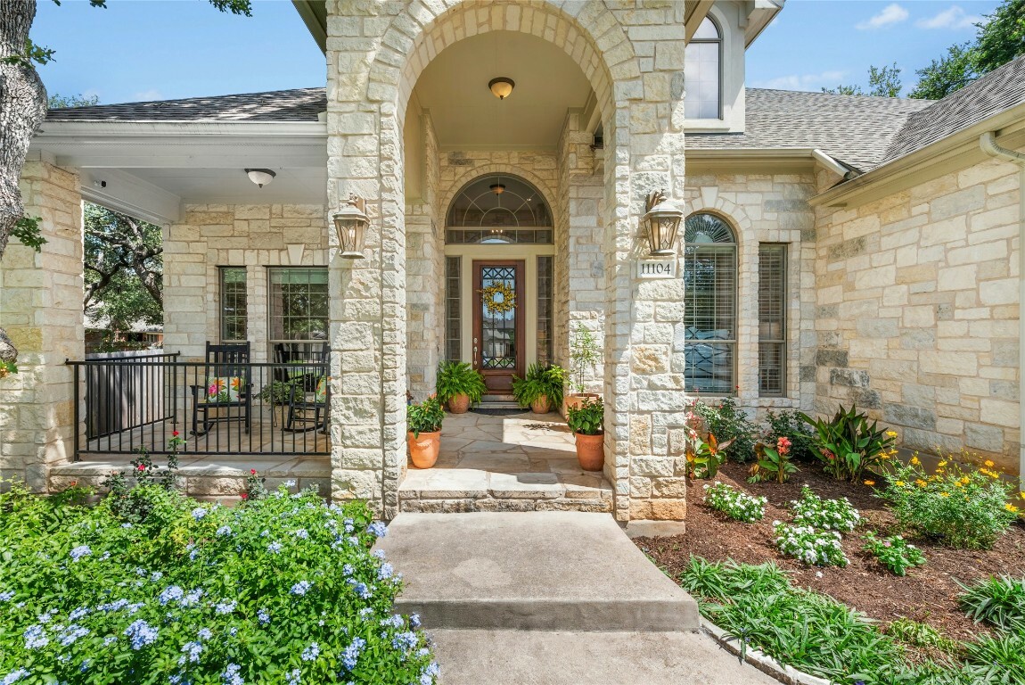 Property Photo: 11104 Claro Vista Cove TX 78739