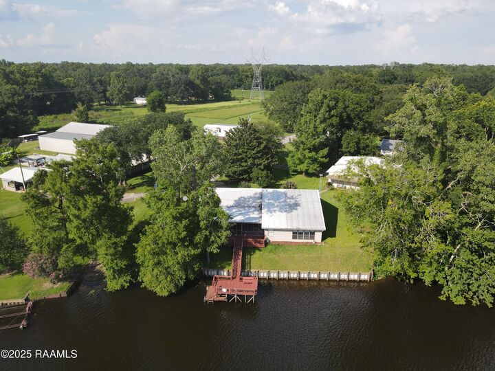 Property Photo: 169 Hunter Lane LA 70750