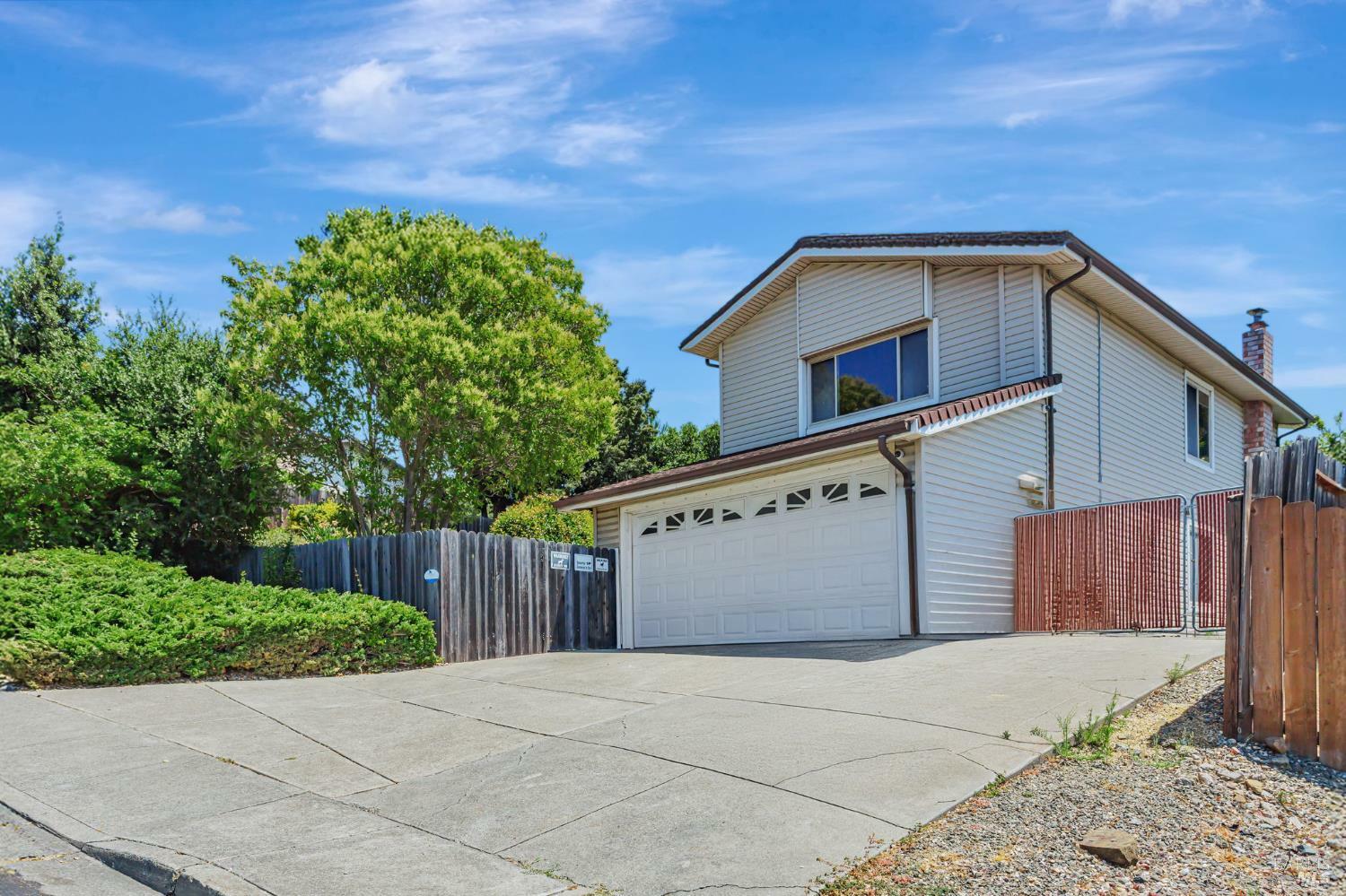 Property Photo: 224 Woodson Way CA 94591
