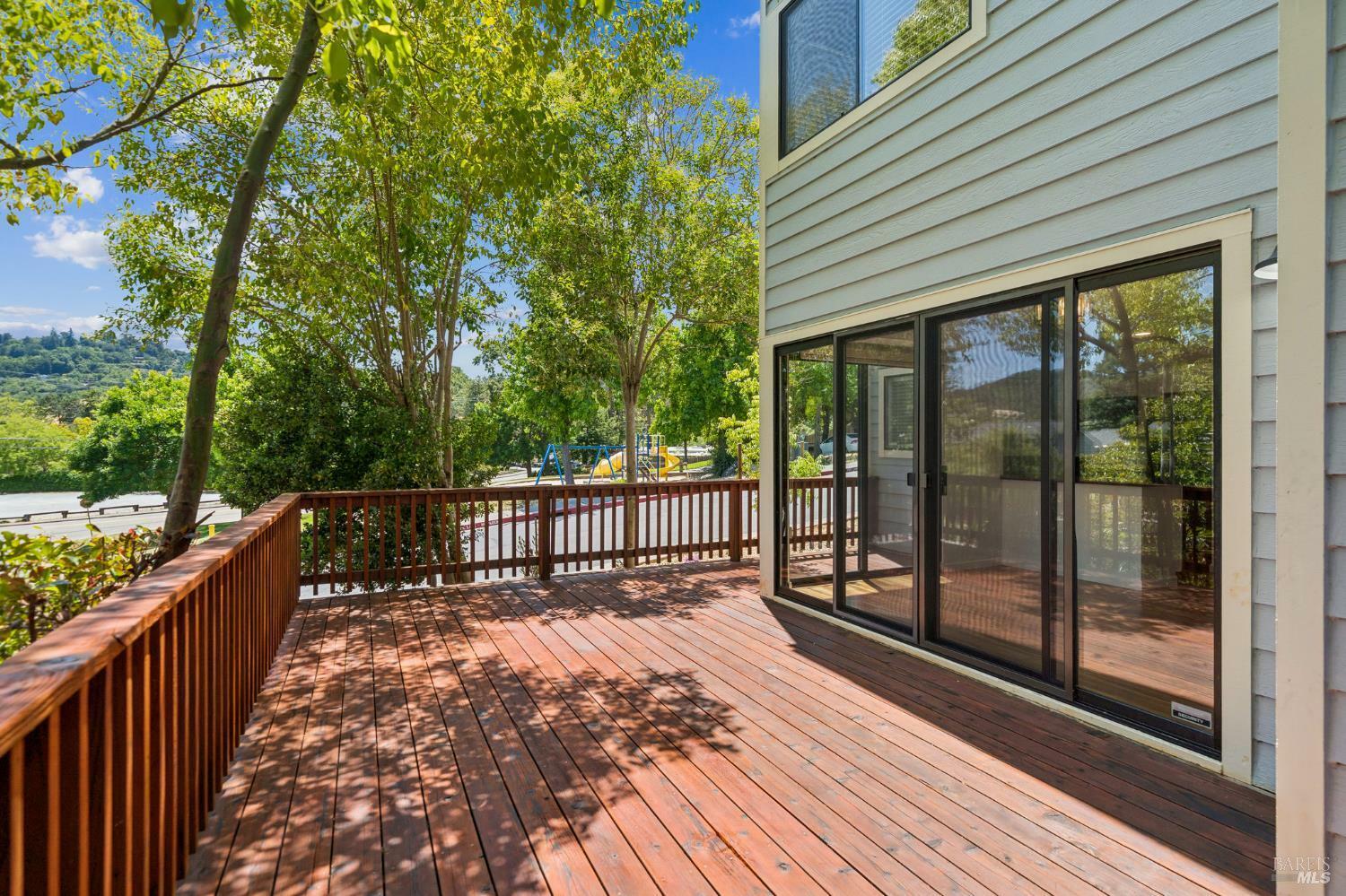 Property Photo: 14 Summerhill Way CA 94903