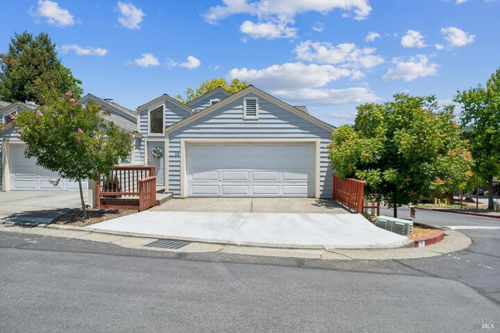 Property Photo:  14 Summerhill Way  CA 94903 