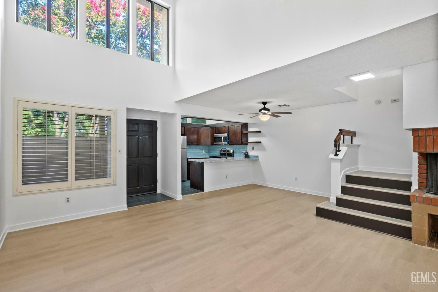 Property Photo: 3301 Columbus Street 3 CA 93306