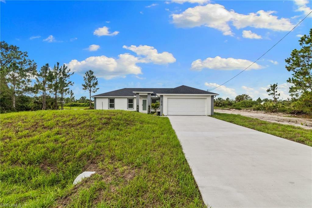 Property Photo: 1016 Darlington St FL 33974
