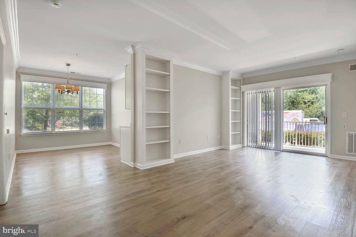Property Photo: 20901 Cedarpost Square 101 VA 20147