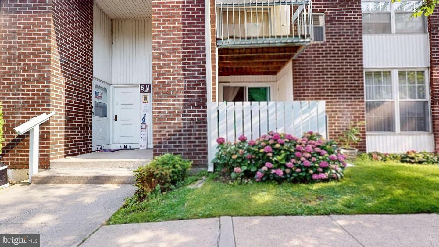 Property Photo:  275 Green Street 5M3  NJ 08010 