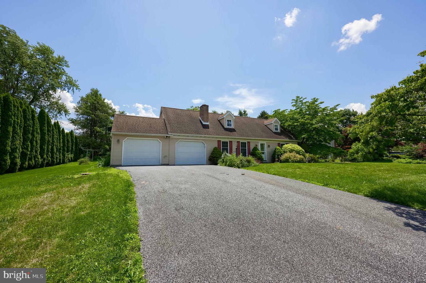 Property Photo:  1549 Willoughby Circle  PA 17545 