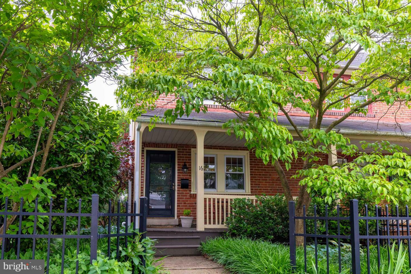 Property Photo: 16 E Abington Avenue PA 19118