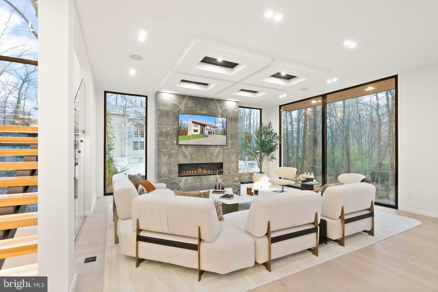 Property Photo: 9408 Old Courthouse Road VA 22182