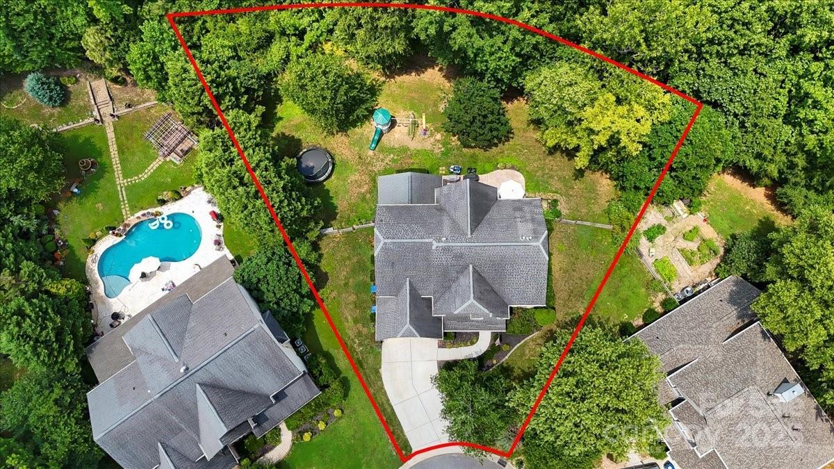 Property Photo: 1800 Robbins Meadows Drive NC 28173
