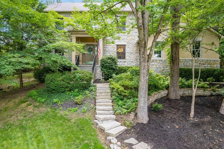 Property Photo:  1828 Bradford Circle  OH 43055 