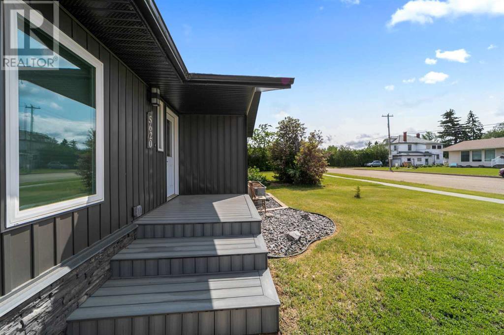 Property Photo: 5620 50 Avenue AB T0B 2L0