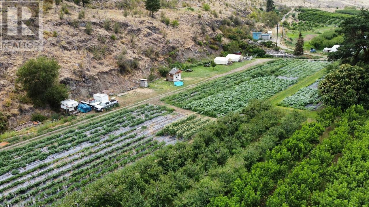 Property Photo: 459 Road 18 Other BC V0H 1T1
