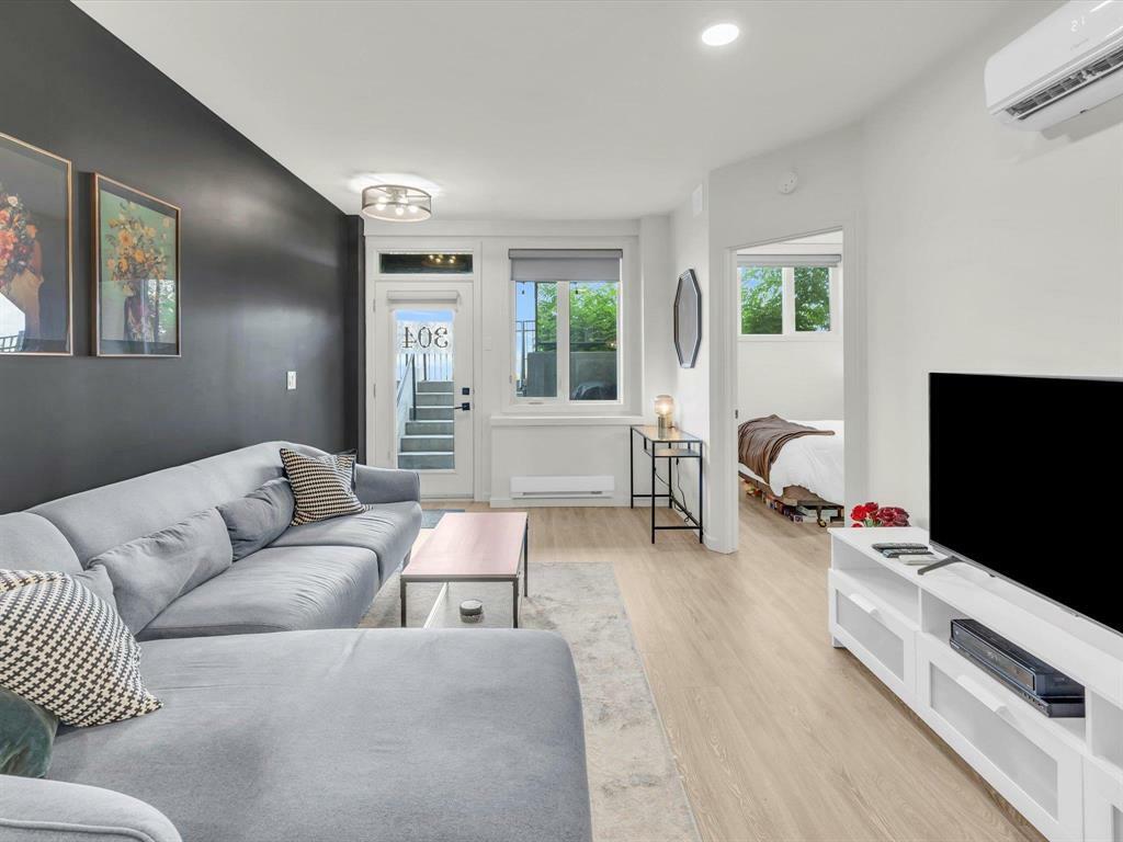 Property Photo: 325 Park East Drive MB R3Y 1Z9