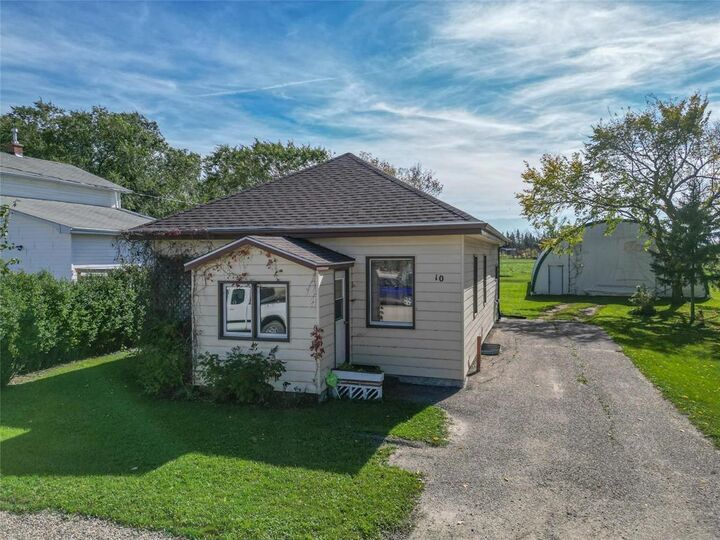 10 Kendrick Street  Forrest MB R0K 0W0 photo
