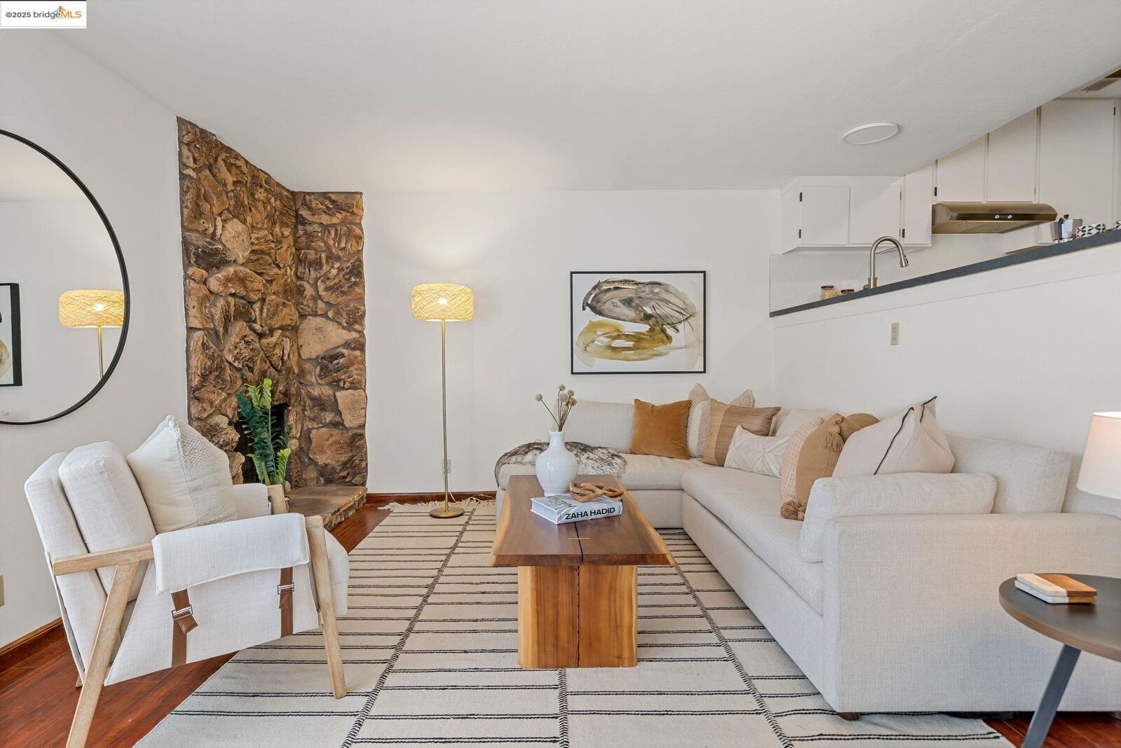 Property Photo:  3501 35th Ave 2  CA 94619 