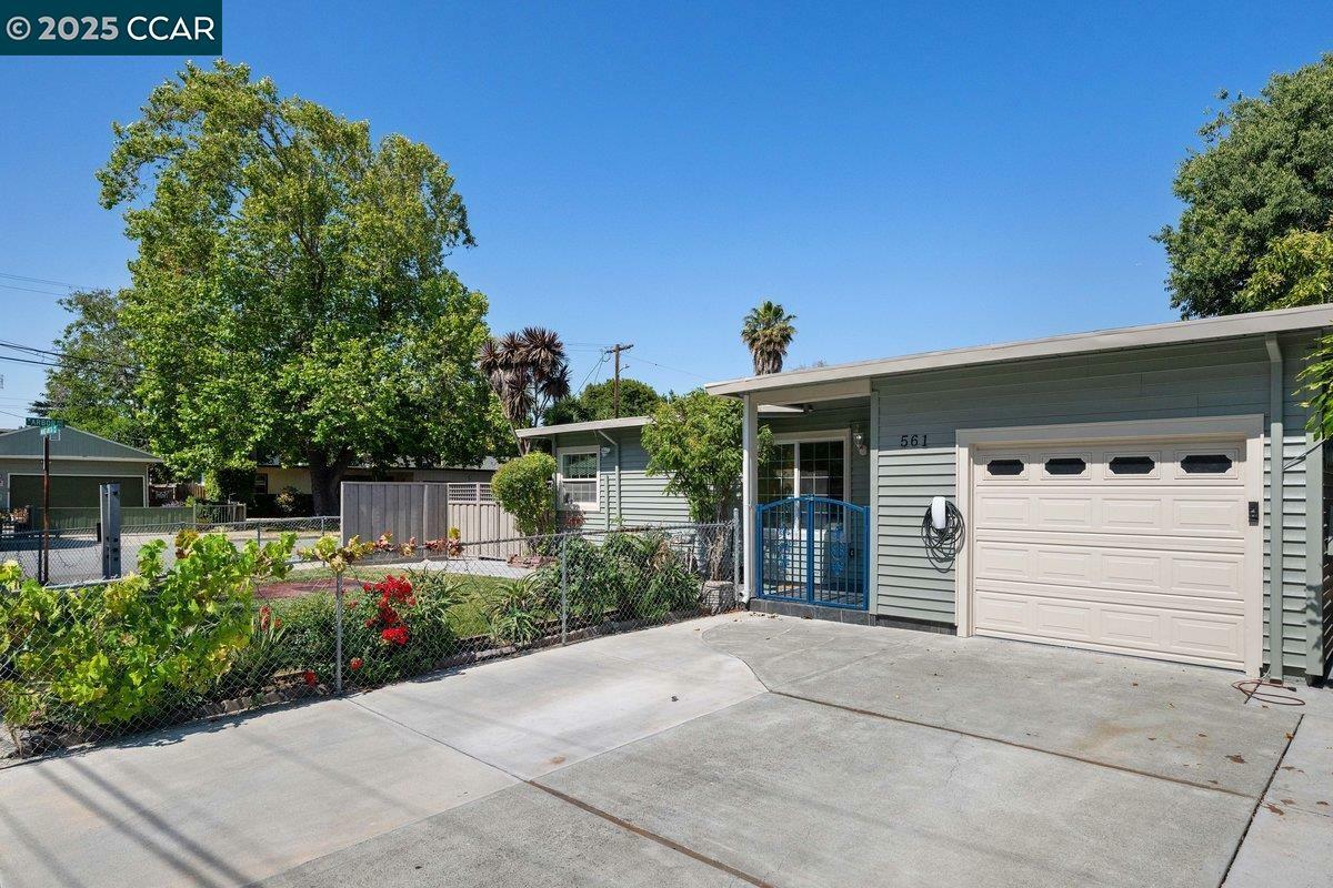 Property Photo:  561 Manzanita Ave  CA 94085 