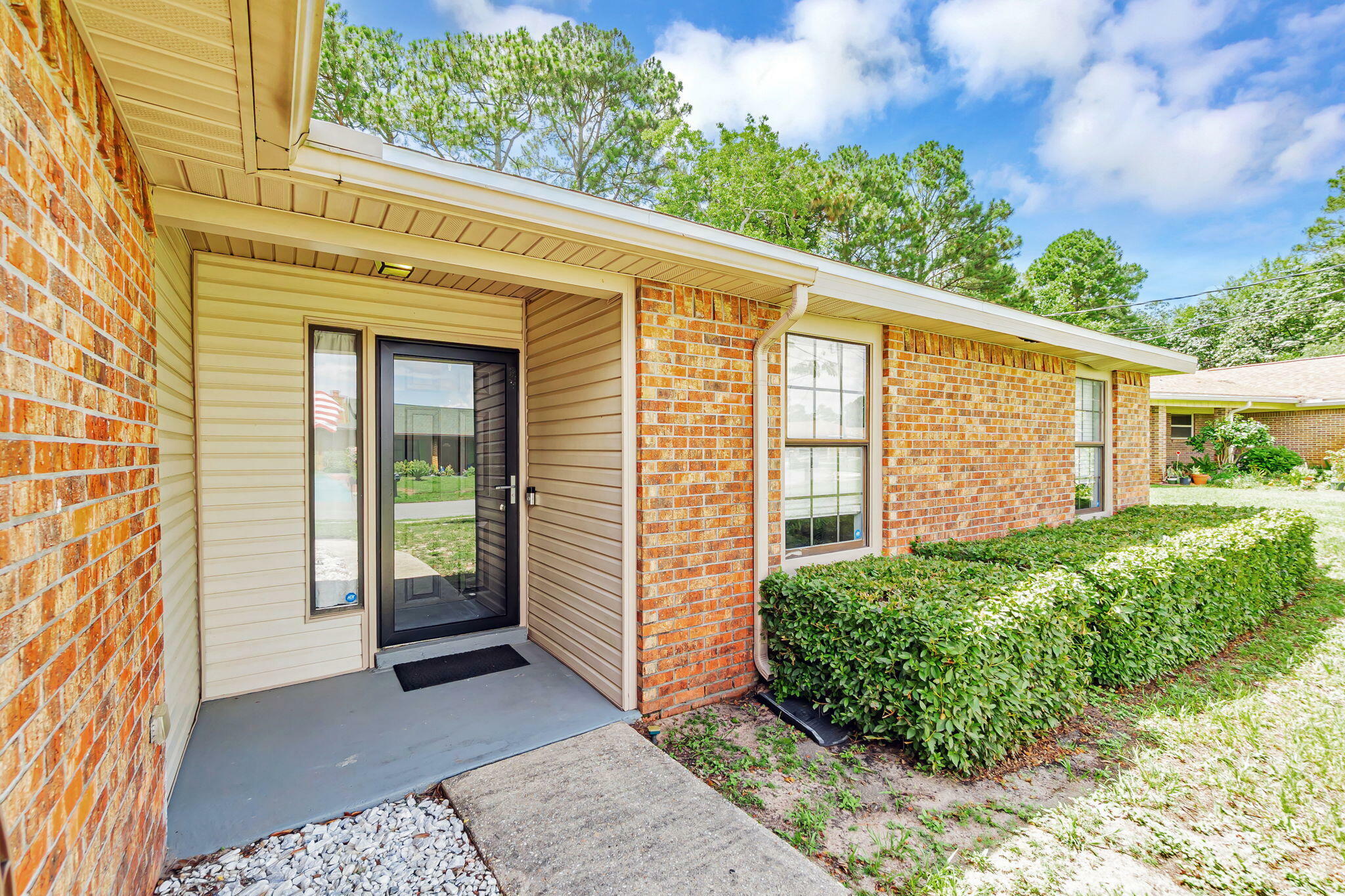 Property Photo: 225 Seville Circle FL 32569