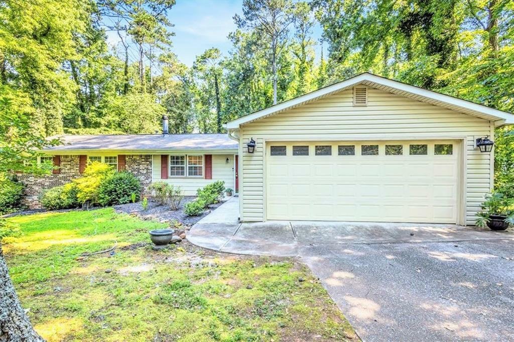 Property Photo: 1445 Woodhill Drive GA 30066