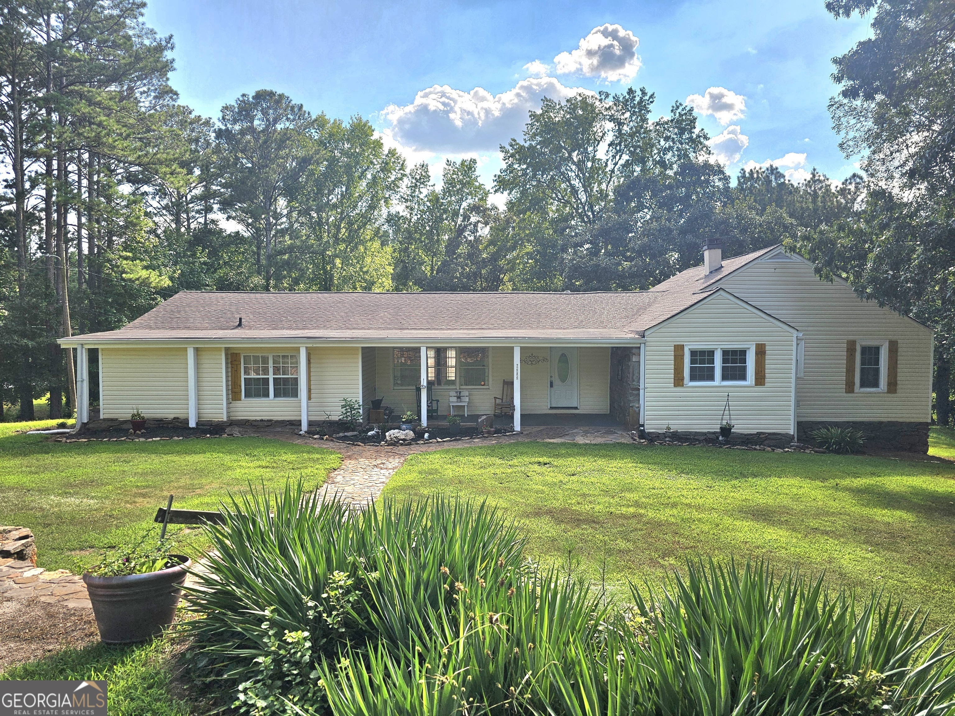 Property Photo: 7680 Banks Mill Road Road GA 30135