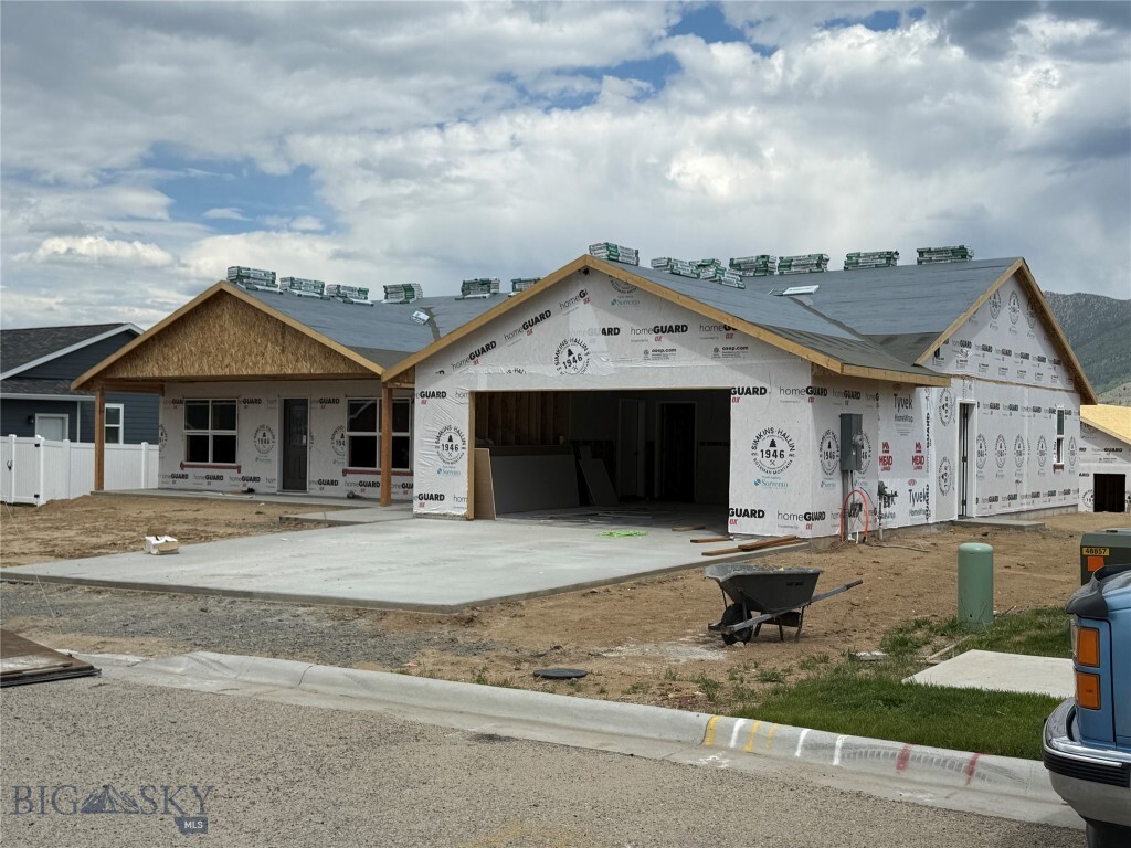 Property Photo: 48 Avon Circle MT 59701