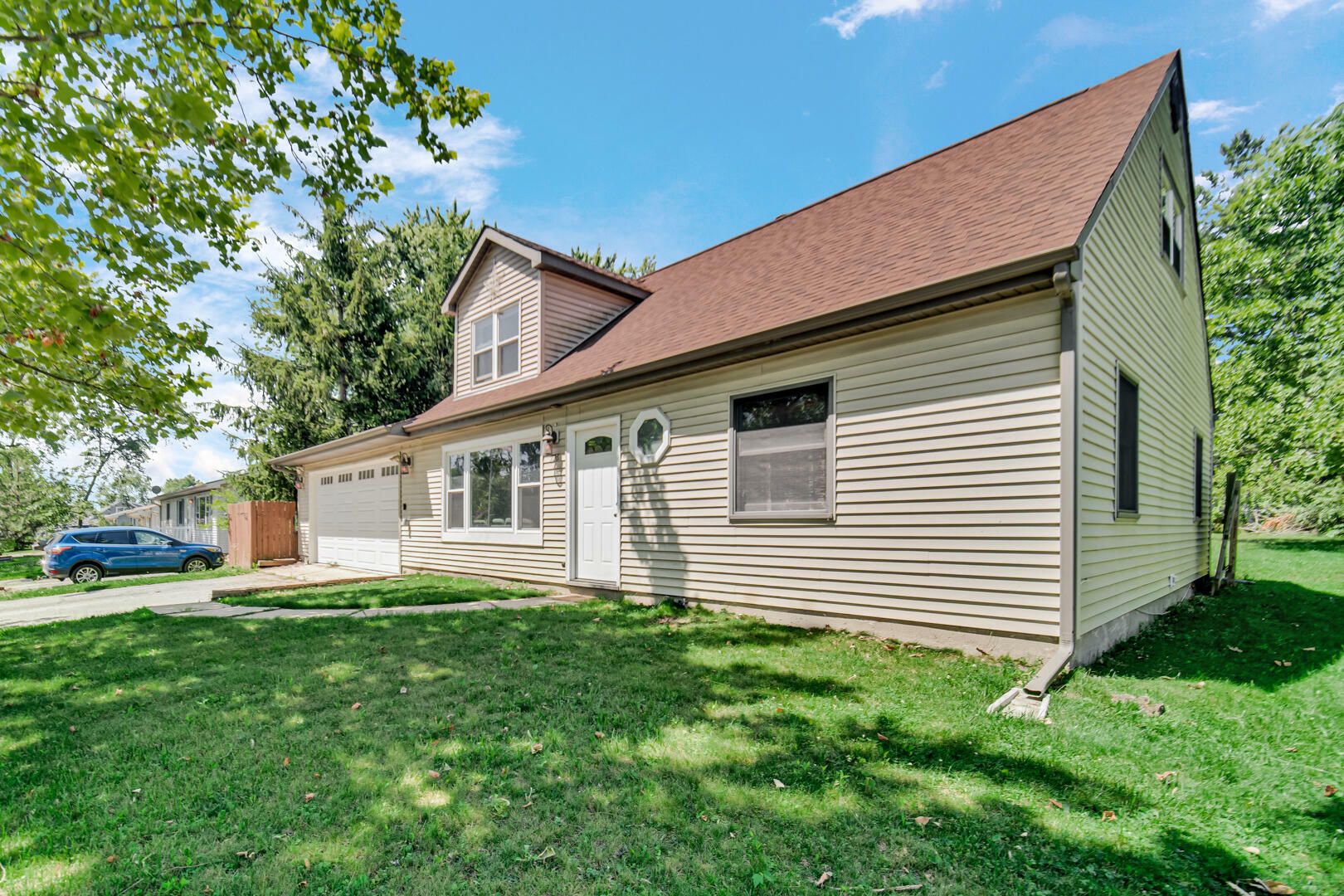 Property Photo: 726 Acadia Road IN 46385