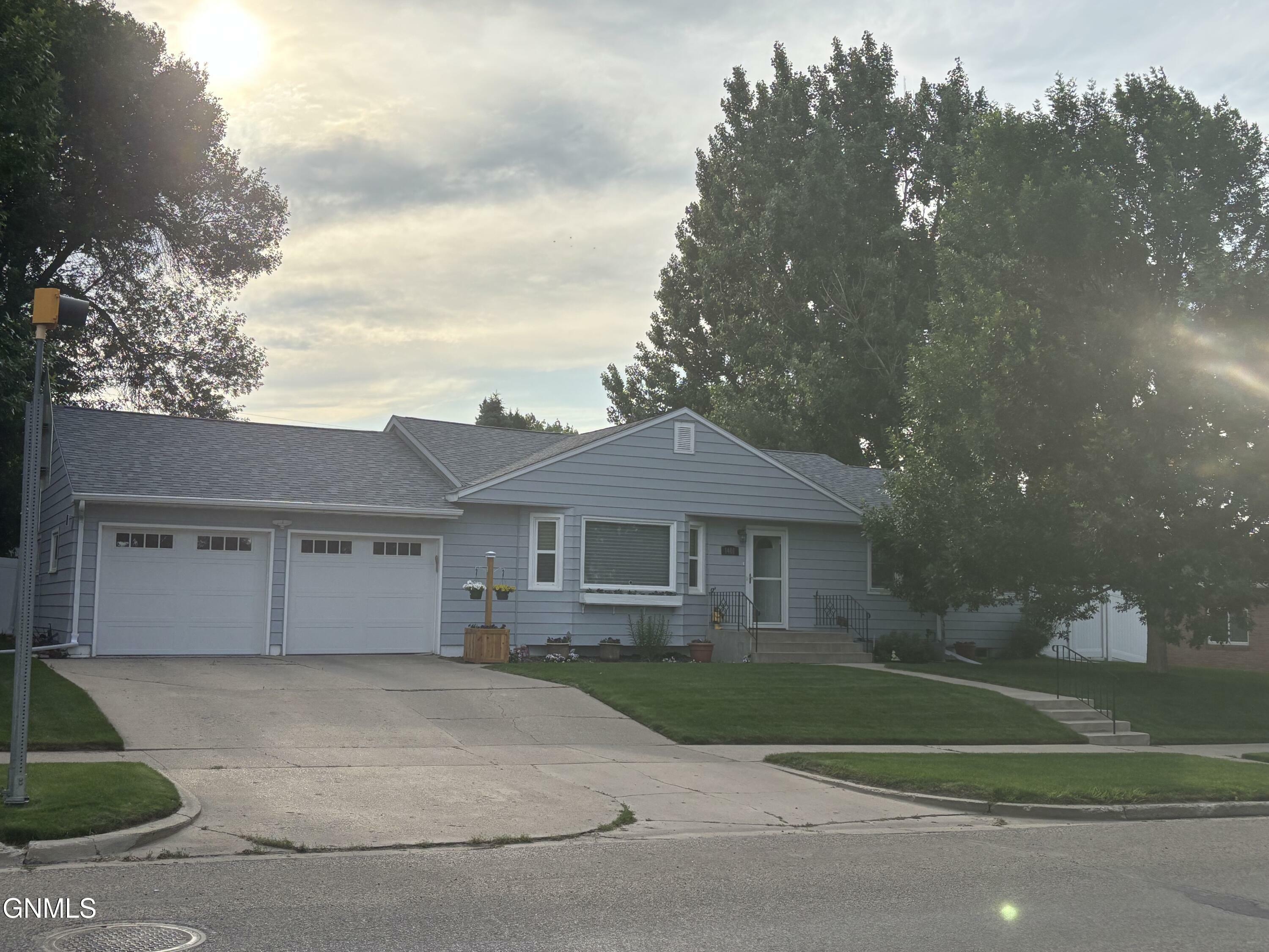 1401 University Avenue  Williston ND 58801 photo