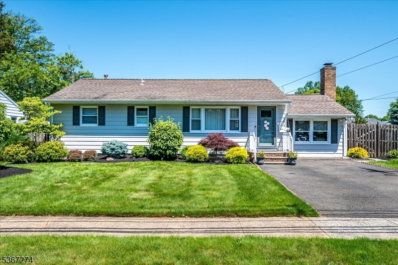 Property Photo: 251 E Crescent Pkwy NJ 07080
